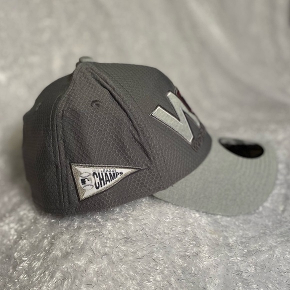 Boston Red Sox 2018 World Series hat 39THIRTY - Picture 5 of 7